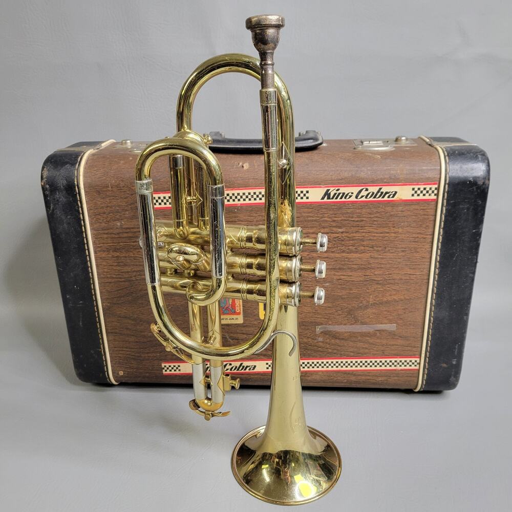 Vintage King Superior Trumpet Case HN White King Craftsmen 195619 Mouthpiece 7K